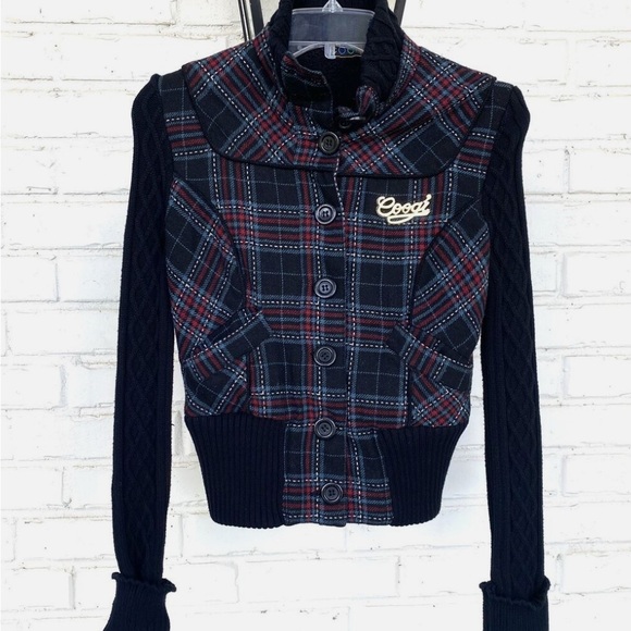 Coogi Sweater and jeans set - Picture 2 of 10